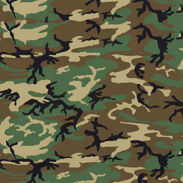 Woodland-Camouflage-Muster in Grün-, Braun- und Schwarztönen