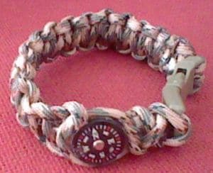 Bracelet mit Kompass & Säge 